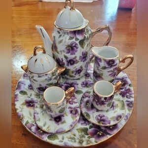 Madison & Max at home 6 piece Mini Tea Set , beautiful Violet flower, Decor